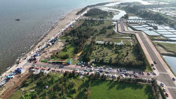 Chính chủ cần thu hồi vốn, bán nhanh lô đất gần quảng trường biển, bãi tắm Quất Lâm, Nam Định